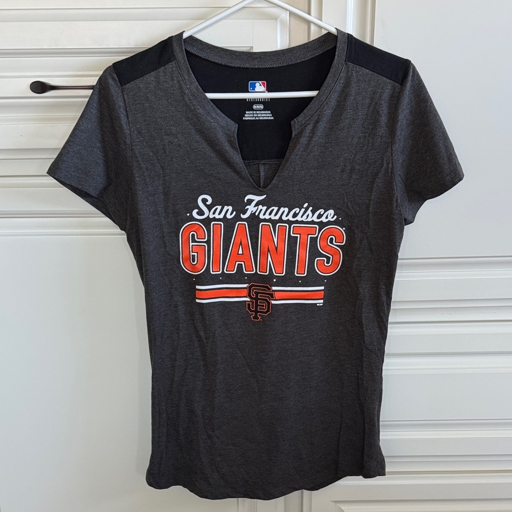MLB San Francisco Giants Gray and Black Short Sleeve Tee
